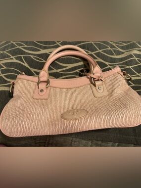 Prix de Dressage Elegant Cream and Tan Women's Bag

15”x4” Handles 6” 16” wide
